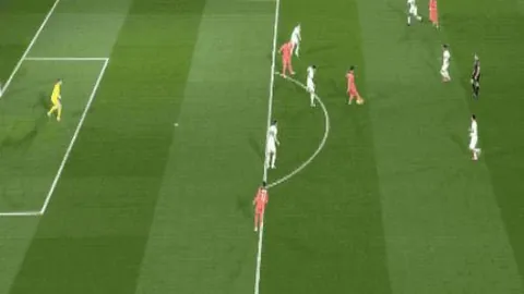 “字母哥近9战狂揽34.7分11.3板8助，命中率突破五成，表现斐然”