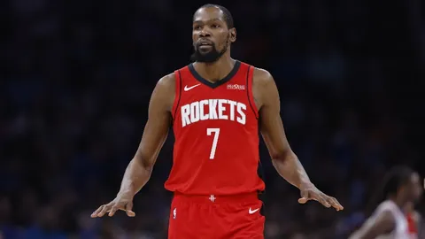 “国足主场迎战澳队，亚洲区预选赛关键之战将至，力图打破僵局，3月25日凌晨1点16分激情开战”